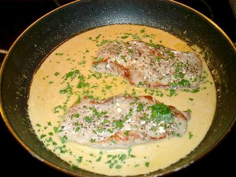 Schnitzel in Schafskäsesauce
